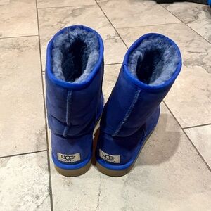 UGG - Electric blue, mid-calf boot - Size 7